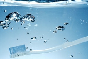 掃除に歯ブラシ