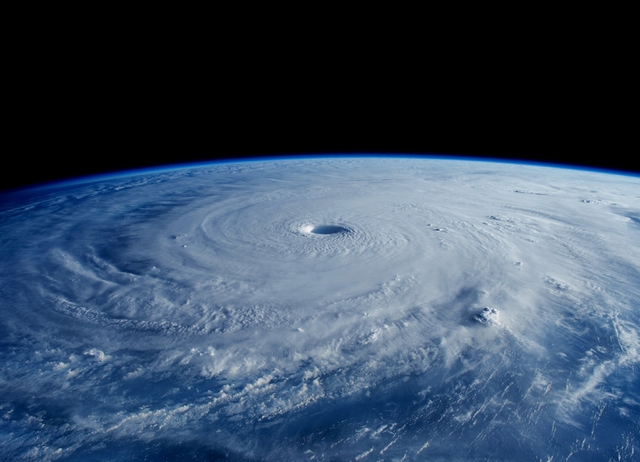 大型台風接近で注目された「養生テープ」を使った台風対策というよりも、「養生テープ」という製品について。